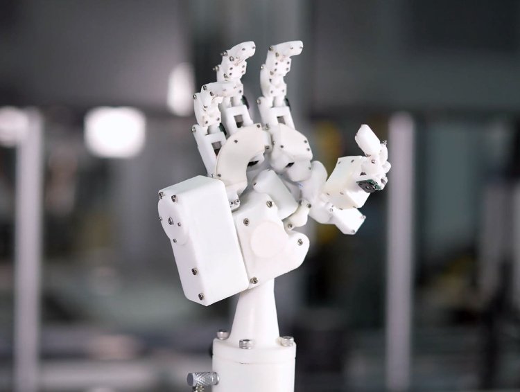 南科大机器人研究院变胞灵巧手